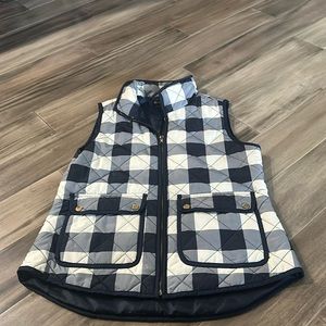 Women’s Plaid vest size medium